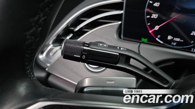 Mercedes-Benz E-Class 2025 — photo 33