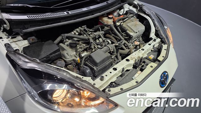 Toyota Prius 2019 — photo 6