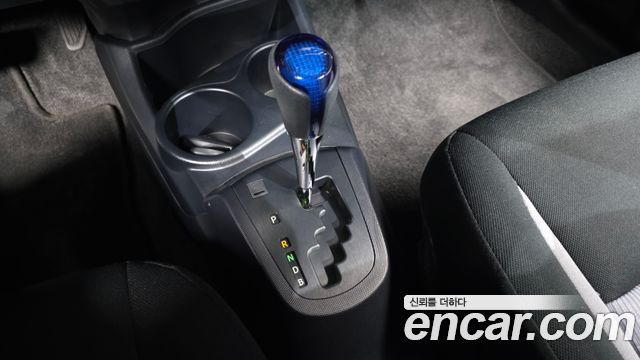 Toyota Prius 2019 — photo 12