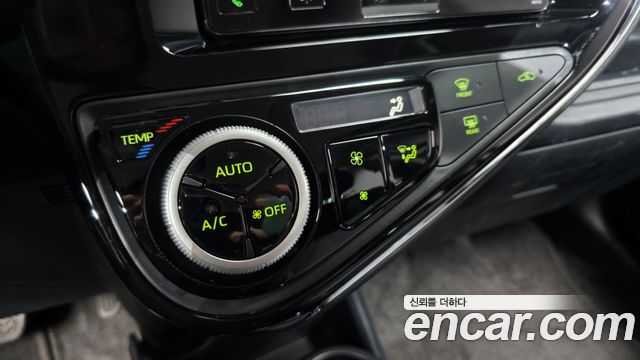 Toyota Prius 2019 — photo 22