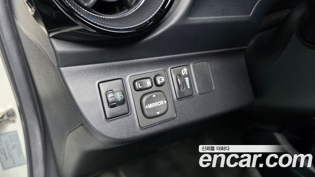 Toyota Prius 2019 — photo 24