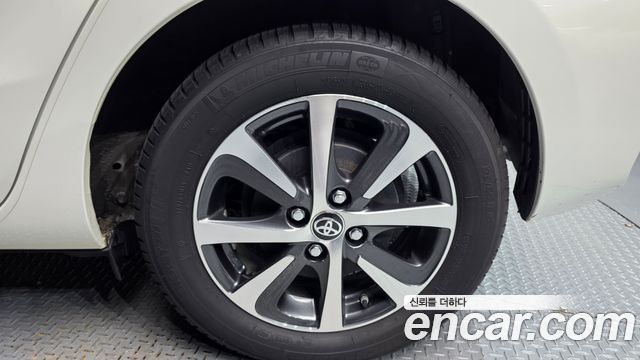 Toyota Prius 2019 — photo 7