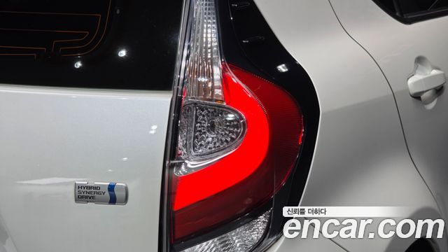 Toyota Prius 2019 — photo 9
