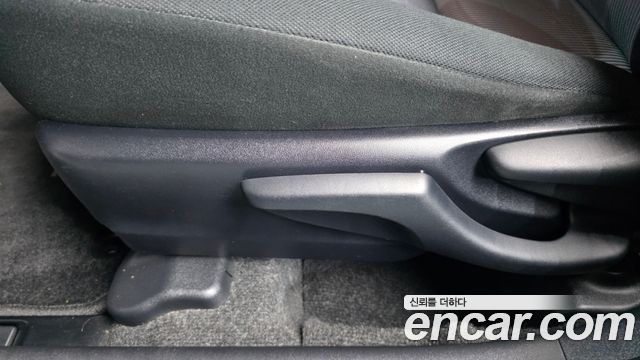 Toyota Prius 2019 — photo 31