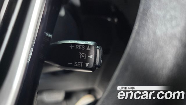 Toyota Prius 2019 — photo 33