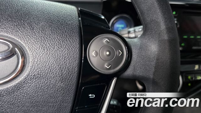 Toyota Prius 2019 — photo 35