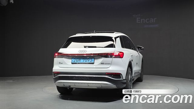 Audi Q4 e-tron 2022 — photo 4