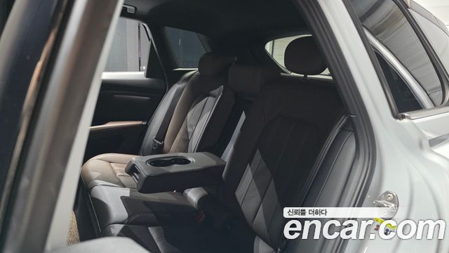 Audi Q4 e-tron 2022 — photo 18