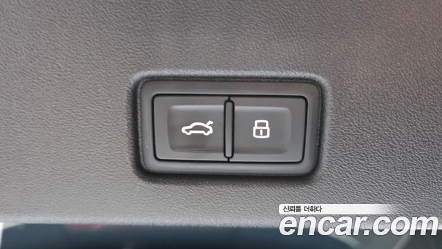 Audi Q4 e-tron 2022 — photo 23