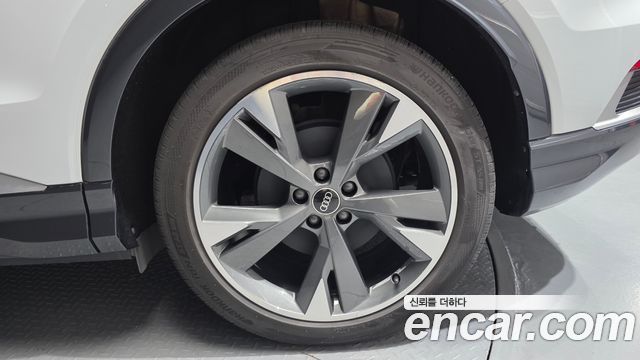 Audi Q4 e-tron 2022 — photo 7