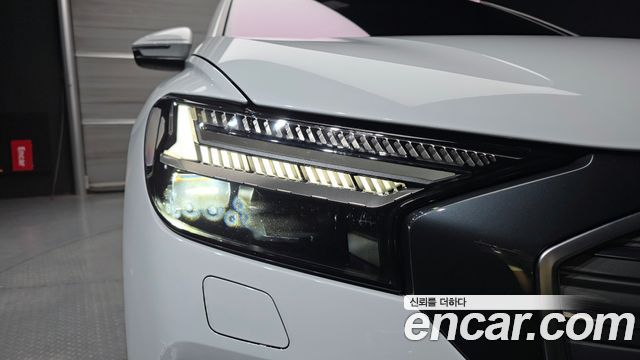 Audi Q4 e-tron 2022 — photo 8