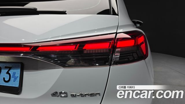 Audi Q4 e-tron 2022 — photo 9