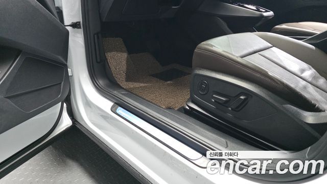 Audi Q4 e-tron 2022 — photo 32