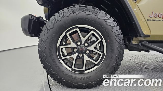 Jeep Gladiator 2025 — photo 5