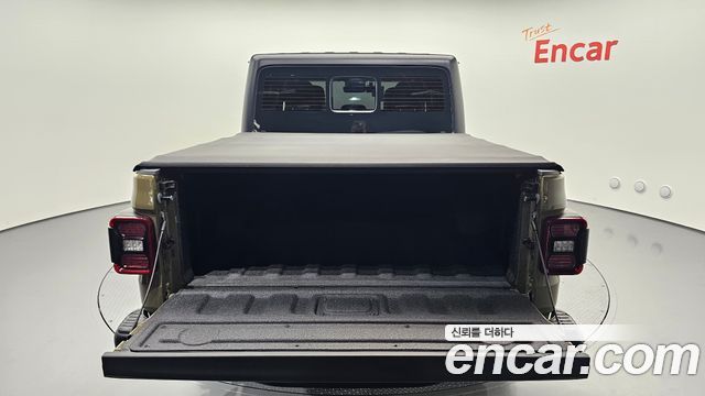 Jeep Gladiator 2025 — photo 25