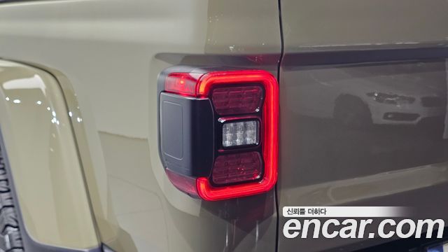Jeep Gladiator 2025 — photo 9