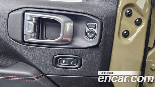 Jeep Gladiator 2025 — photo 28