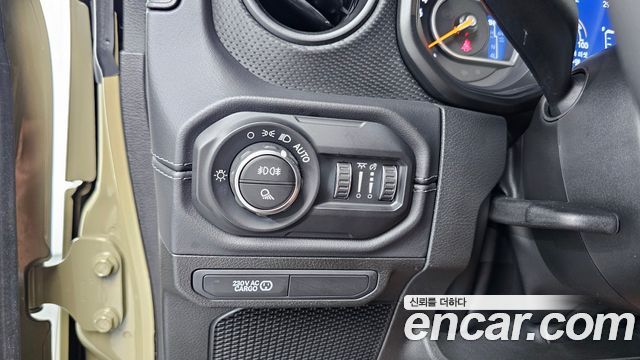 Jeep Gladiator 2025 — photo 29