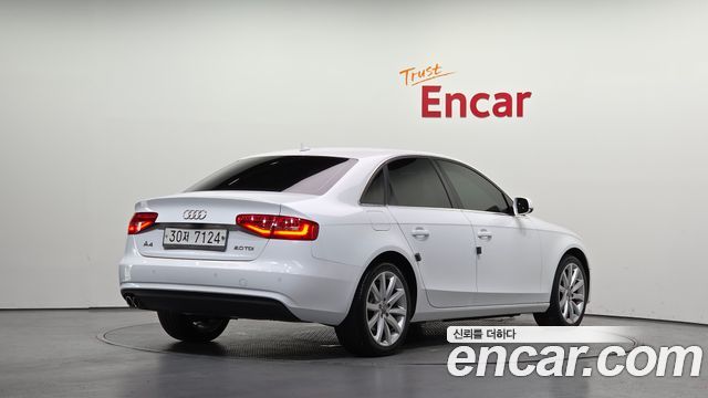Audi A4 2013 — photo 2
