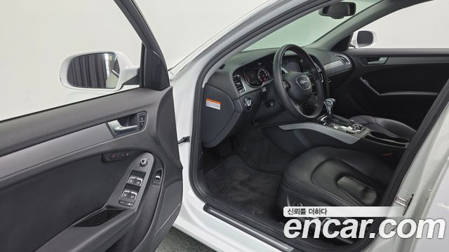 Audi A4 2013 — photo 12