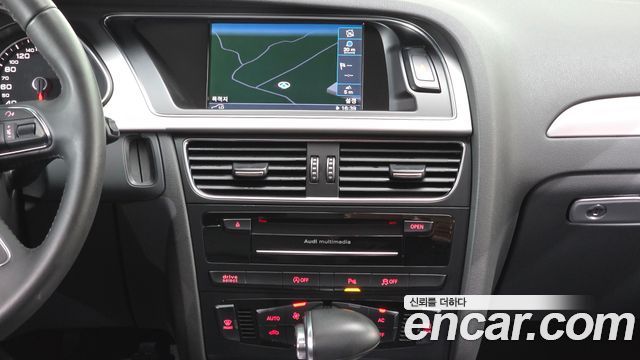Audi A4 2013 — photo 17