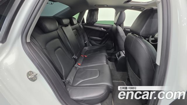 Audi A4 2013 — photo 20