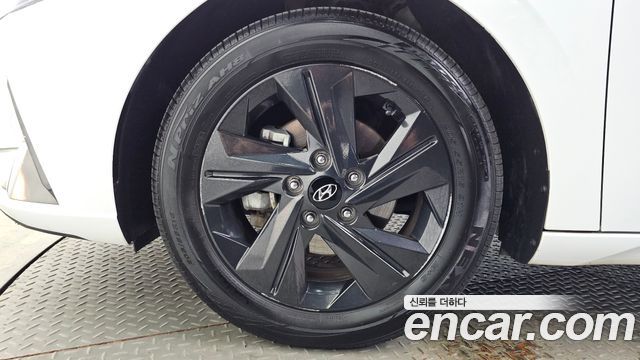 Hyundai AVANTE 2023 — photo 5