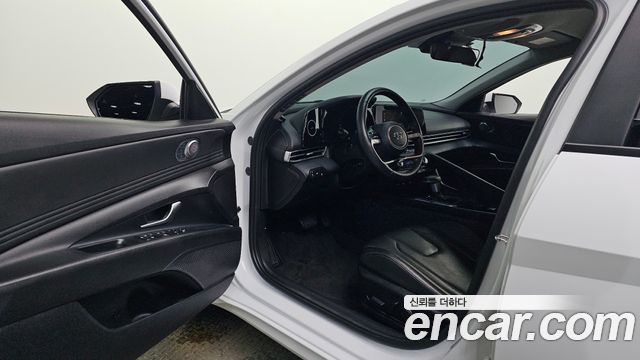 Hyundai AVANTE 2023 — photo 13