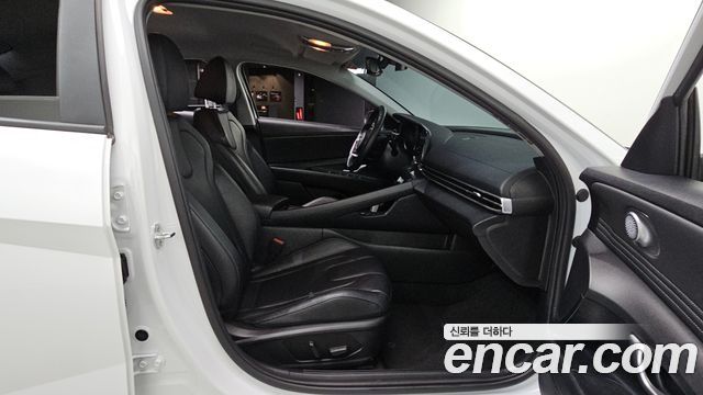 Hyundai AVANTE 2023 — photo 17