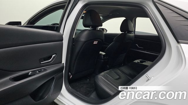 Hyundai AVANTE 2023 — photo 16