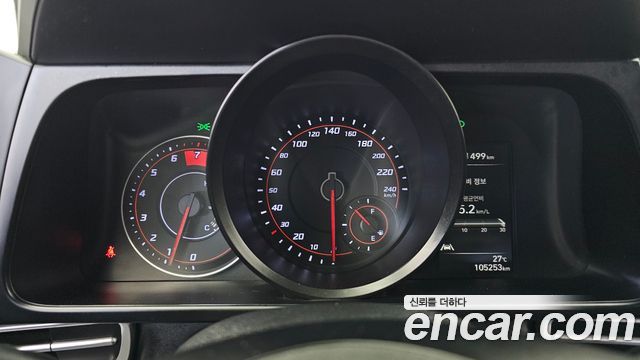 Hyundai AVANTE 2021 — photo 11