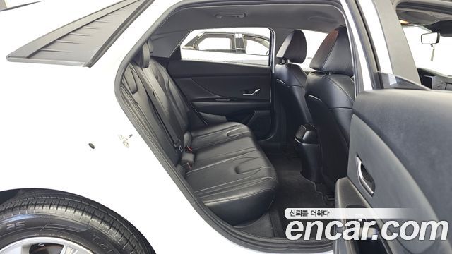 Hyundai AVANTE 2021 — photo 18