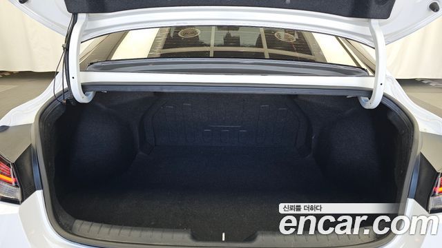 Hyundai AVANTE 2021 — photo 26