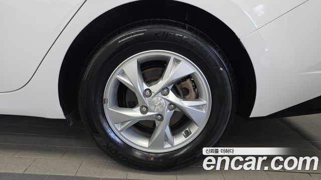 Hyundai AVANTE 2021 — photo 7
