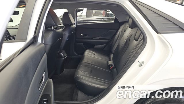 Hyundai AVANTE 2021 — photo 16