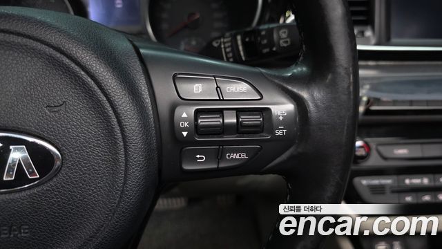Kia Canival 2015 — photo 17
