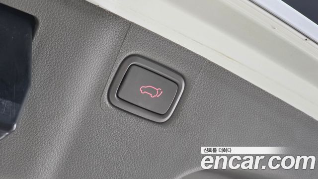 Kia Canival 2015 — photo 20