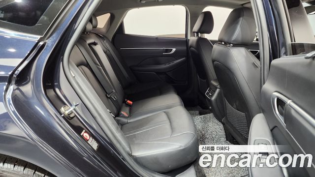 Hyundai Sonata 2022 — photo 17