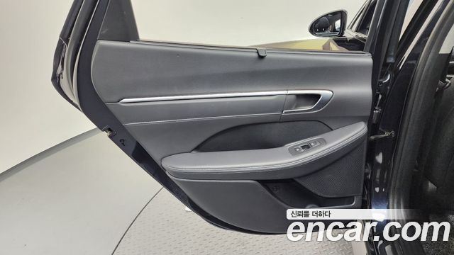 Hyundai Sonata 2022 — photo 15