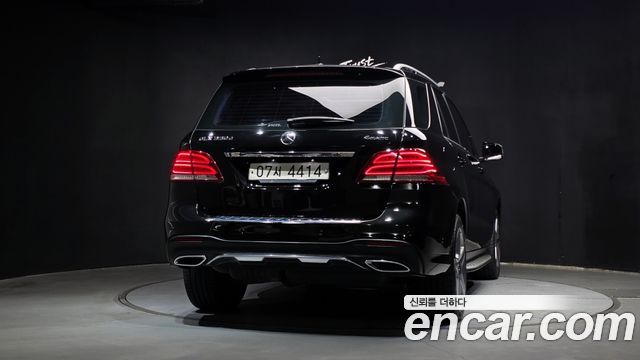 Mercedes-Benz GLE-Class 2017 — photo 4