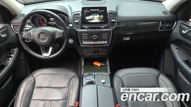 Mercedes-Benz GLE-Class 2017 — photo 10