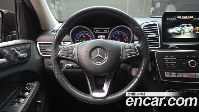 Mercedes-Benz GLE-Class 2017 — photo 19