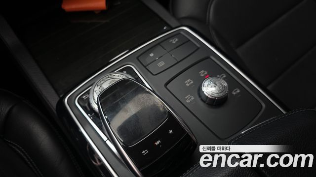Mercedes-Benz GLE-Class 2017 — photo 23
