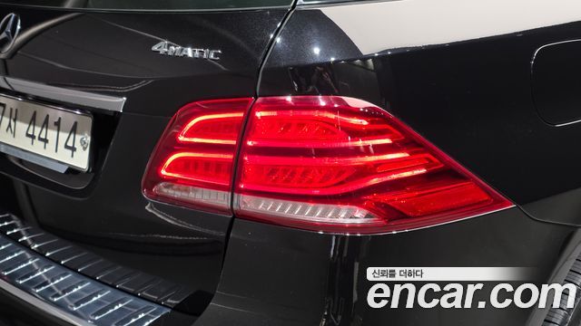 Mercedes-Benz GLE-Class 2017 — photo 9