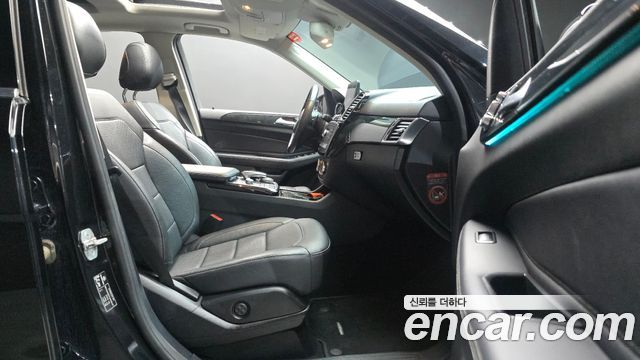 Mercedes-Benz GLE-Class 2017 — photo 16