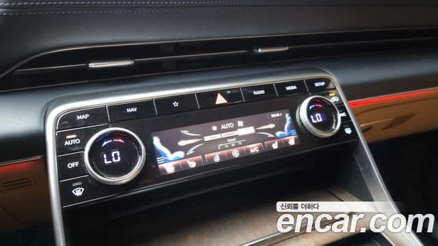 Genesis GV80 2020 — photo 23