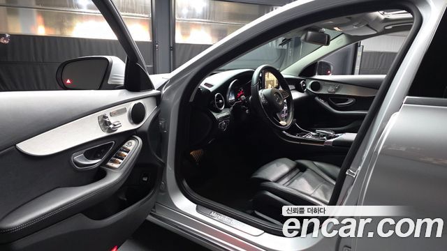 Mercedes-Benz C-Class 2018 — photo 10
