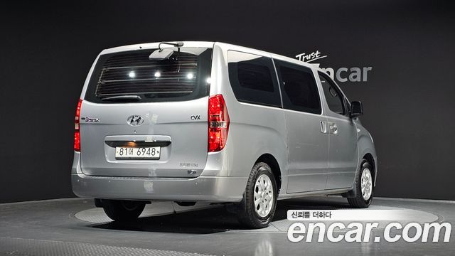 Hyundai Starex 2013 — photo 2