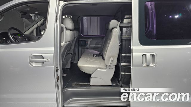 Hyundai Starex 2013 — photo 17