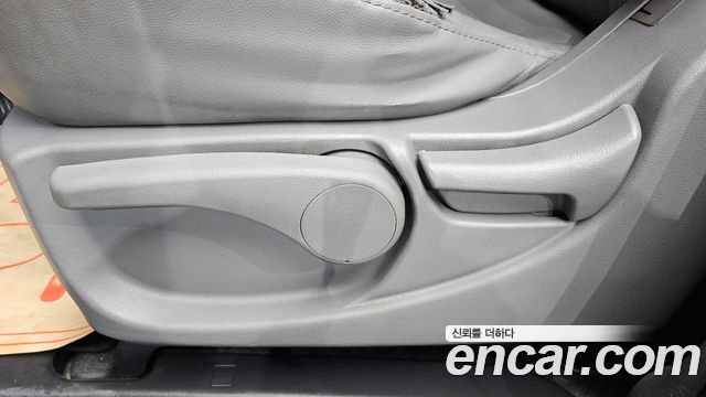 Hyundai Starex 2013 — photo 27